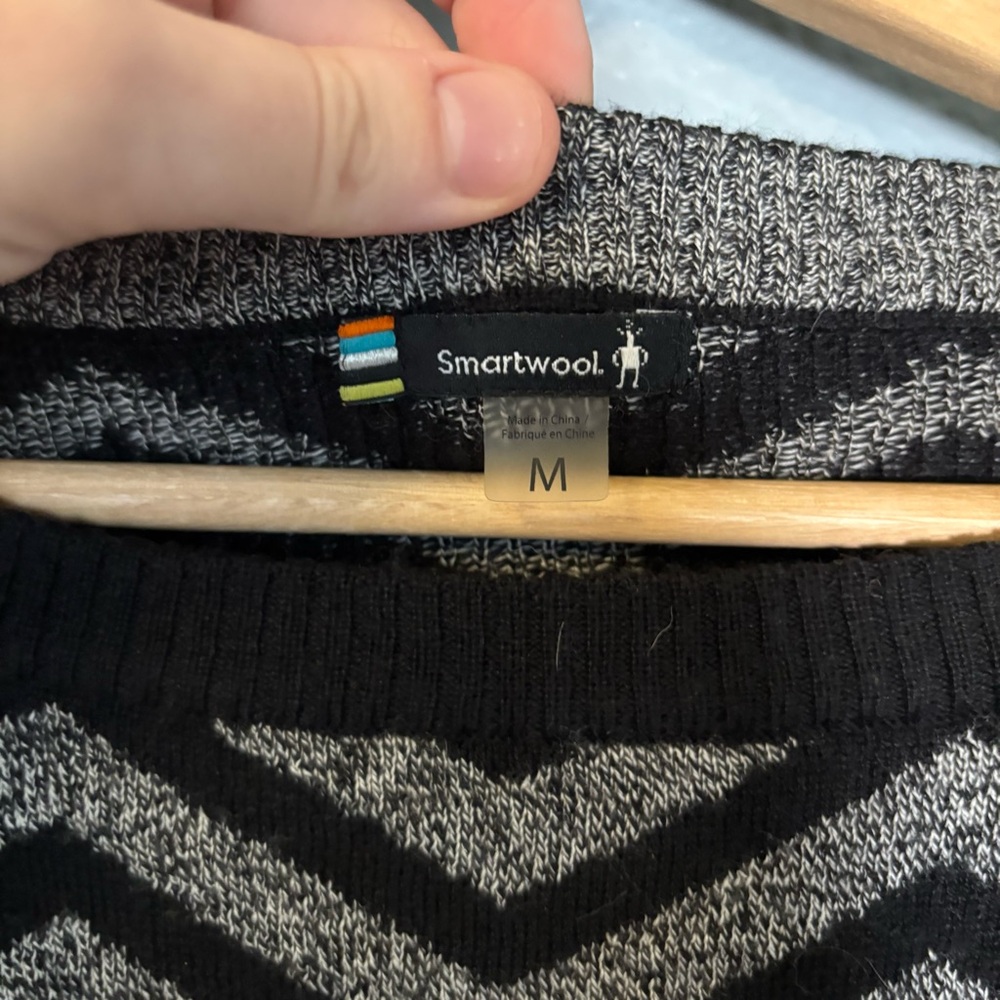 Smartwool Women’s Dacono Ski Sweater Black Geometric - Picture 4 of 11